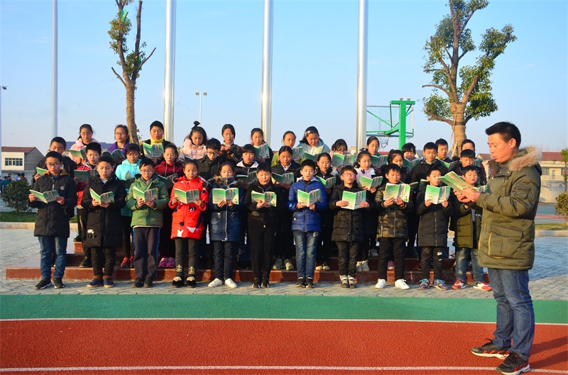教师领诵国学经典.JPG