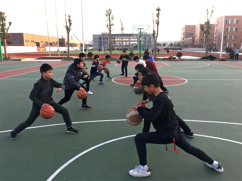 篮球社赛前热身_看图王
